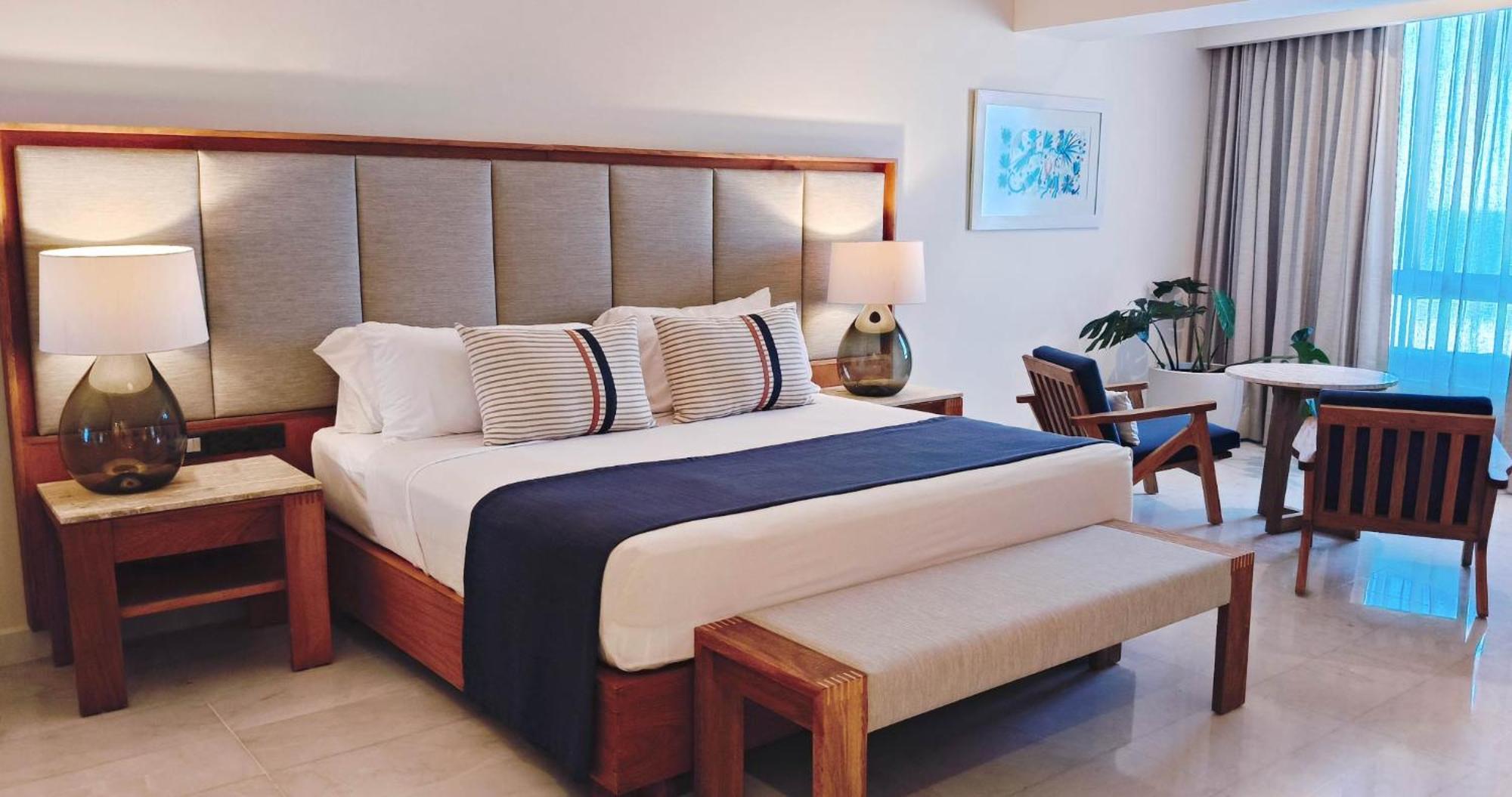 Superior King Room Ocean View