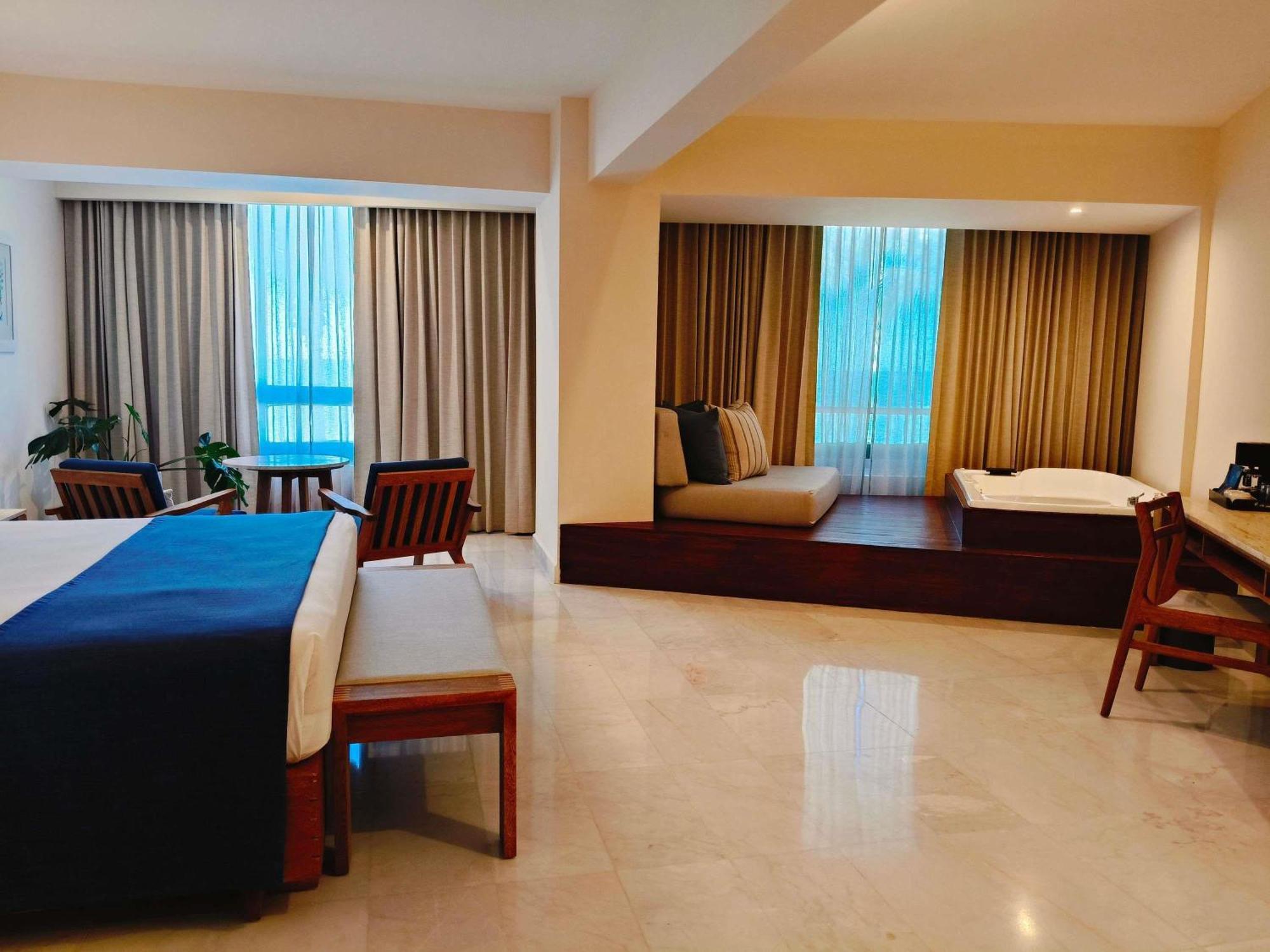 Superior King Room Ocean View